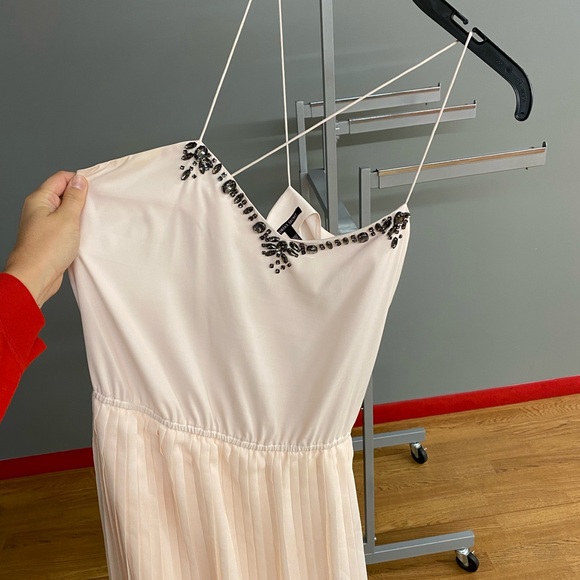 VS Pink Dress - Picture 2 of 5